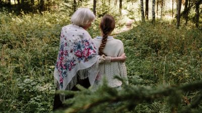 Bosvolleven - familie opstelling in de natuur